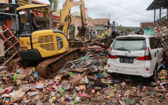 Tsunami en Indonesia, en diciembre de 2018. FOTO: AFP.