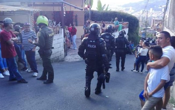 El 25 de diciembre, agentes del Esmad dispersaron una fiesta en Sabaneta. FOTO: Cortesía. 