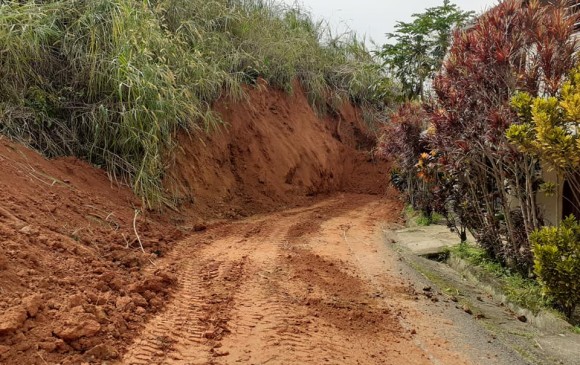 Esta carretera comunica a las poblaciones de Concordia, Betulia y Urrao y está bloqueada. Foto tomada del FACEBOOK LUIS ÁNGEL VÉLEZ