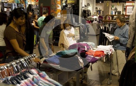 La disposición a comprar vivienda, además de bienes muebles, no mejoran con respecto al año pasado. FOTO EDWIN BUSTAMANTE 