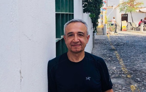 Él es el docente universitario Ramazan Gencay, de origen turco y residente en Canadá, quien se extravió en Medellín el pasado 6 de diciembre. FOTO: cortesía.