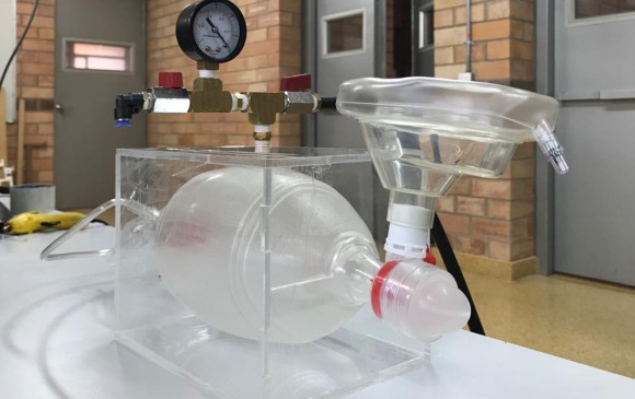 Este es el prototipo de ventilador mecánico de bajo costo. FOTO: Cortesía
