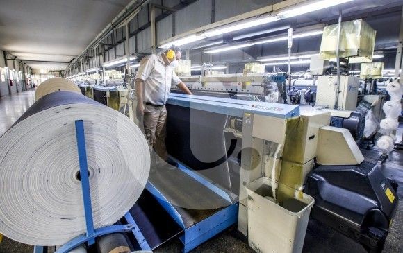 De acuerdo con cifras del Dane, la producción industrial para junio de 2018 fue de 1,3 % frente a una caída de 1,3 % en el mismo mes de 2017. Foto Juan Antonio Sánchez
