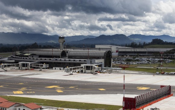 Aeropuerto José María Córdova retoma operación aérea 24 horas