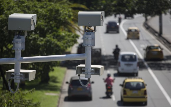 Las fotomultas deberán ser ahora para los conductores y no para los dueños de los carros. FOTO MANUEL SALDARRIAGA