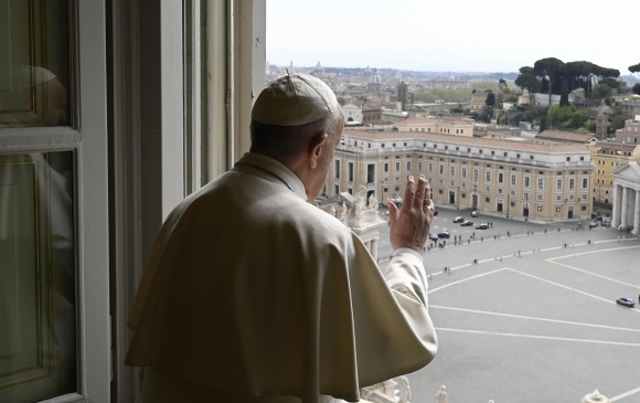 El papa ha celebrado este domingo una misa y al término un grupo de jóvenes panameños han entregado a los portugueses presentes la cruz y el icono de Maria Salus Populi Romani. Foto: GETTY