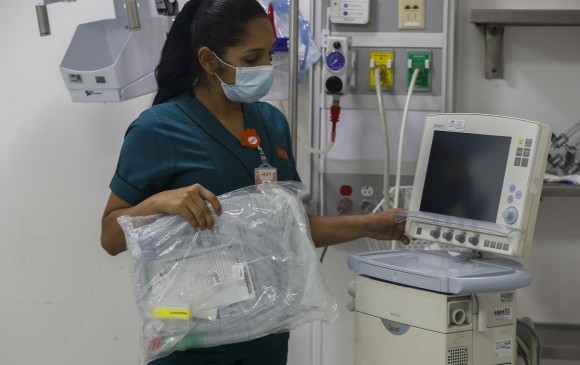 Las unidades de cuidado intensivo empiezan a escasear y aún no llegamos al pico de la pandemia. FOTO: Manuel Saldarriaga.