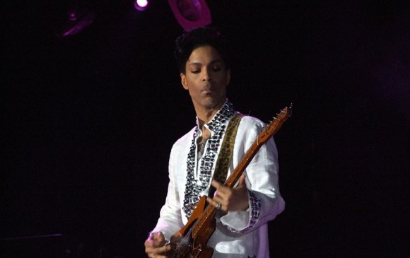 Universal prepara película con canciones de Prince