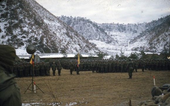 Integrantes del Batallón Colombia durante una parada militar en Corea del Sur. FOTO CORTESÍA GILBERTO DÍAZ