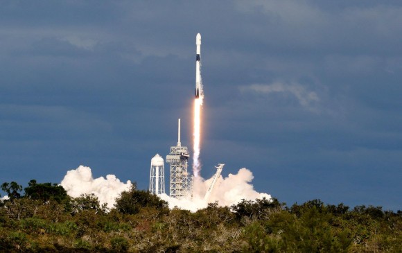 Lanzamiento del cohete Falcon 9 de Space X. Foto: Reuters