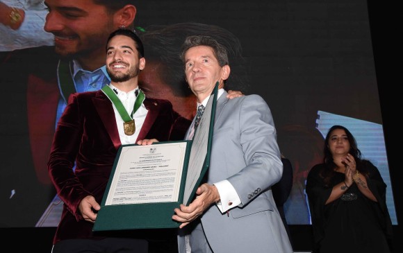 J Balvin también será condecorado por la Gobernación de Antioquia