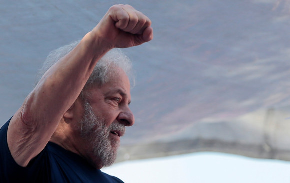 El expresidente de Brasil, Luiz Inácio Lula da Silva seguirá en prisión. FOTO: Reuters
