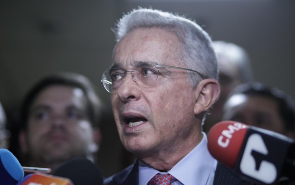 Álvaro Uribe se encuentra detenido en su casa desde principios de agosto.