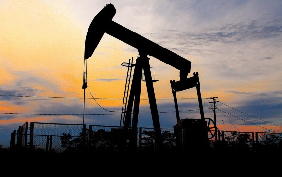 El precio más elevado que se transó ayer para el Brent fue de 76,34 dólares. FOTO COLPRENSA