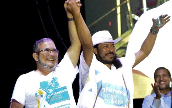 René Higuita junto a Timochenko en la Conferencia de las Farc, en 2016. FOTO ARCHIVO AFP