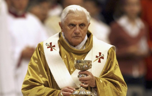 El papa emérito Benedicto XVI celebró este jueves su 93 cumpleaños sin visitas debido a las medidas de precaución sobre el contagio de coronavirus y rezando por los enfermos de la pandemia de la COVID-19. FOTO COLPRENSA | REUTERS