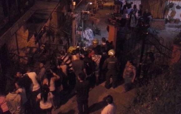 Los vecinos trataron de linchar al agresor pero la policía intervino con más de 30 uniformados. FOTO CORTESÍA