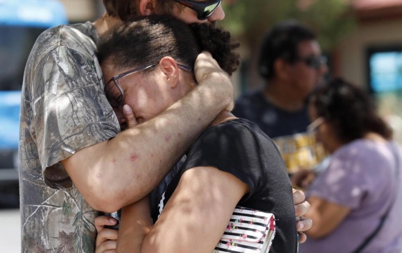 Familiares de las víctimas del anterior tiroteo en Texas a principios de agosto. FOTO: AFP