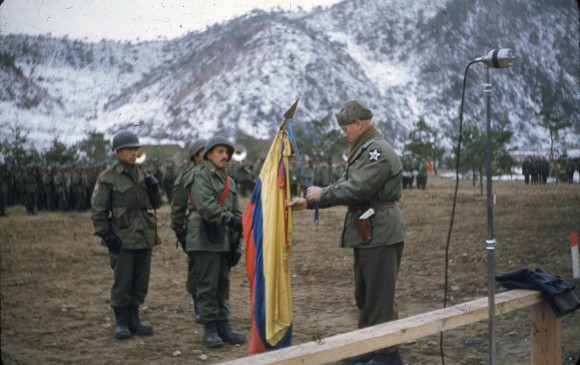 Batallón Colombia en una parada militar en Corea del Sur. FOTO CORTESÍA GILBERTO DÍAZ