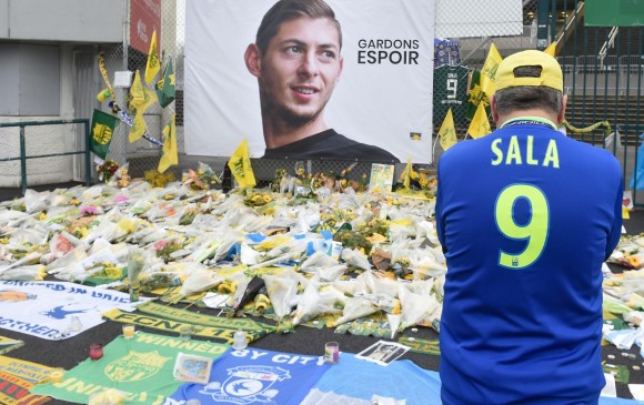 Homenaje al desaparecido futbolista argentino Emiliano Sala. FOTO: AFP