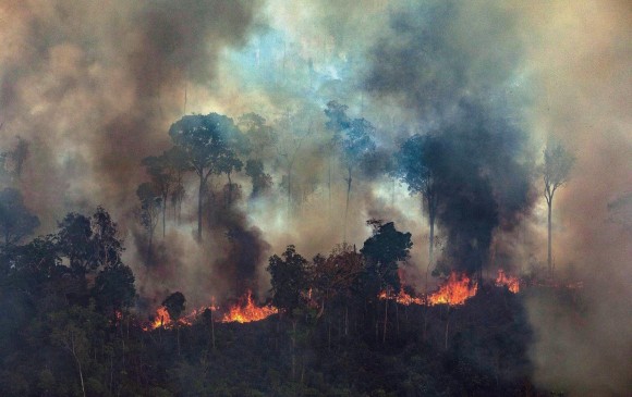 Brasil registró 30.901 focos de incendio en agosto en la región amazónica, casi el triple de los 10.421 del mismo mes de 2018. FOTO: EFE
