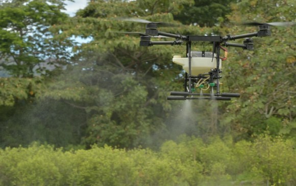 En Colombia ya se puede asperjar glifosato a través de drones. FOTO: Colprensa