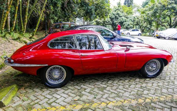 Jaguar e-type 4.2 fixed head coupé