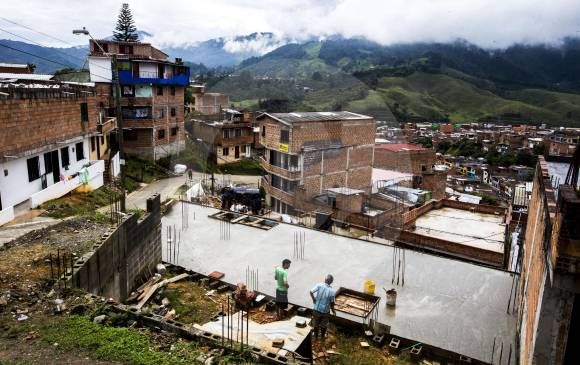 Este es el barrio La Chuscala de Caldas, donde se sigue estableciendo, en su mayoría, población vulnerable. FOTO JULIO CÉSAR HERRERA