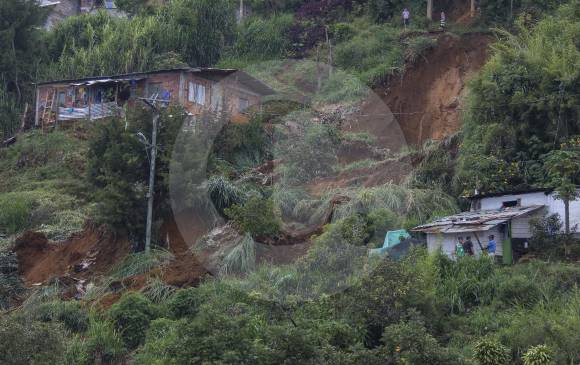 A pocas cuadras del deslizamiento del pasado 16 de junio volvió a ocurrir un movimiento en masa en Manrique La Cruz. FOTO ARCHIVO