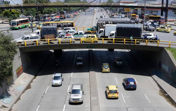 Expertos consideran que hacen falta más agentes, mejorar la infraestructura vial e invertir más en educación vial. FOTO JULIO CÉSAR HERRERA.