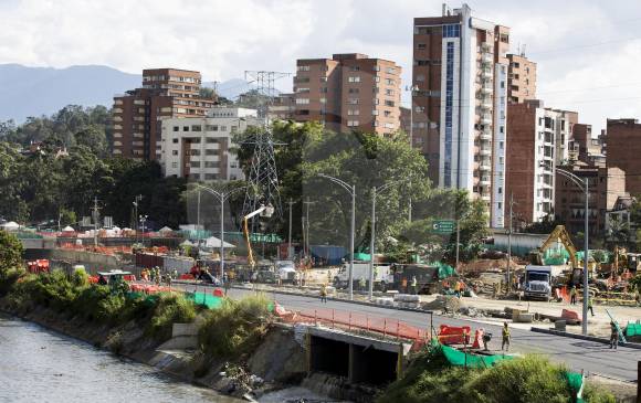 El mandatario mostró su preocupación por el sobrecosto de la obra. FOTO ARCHIVO