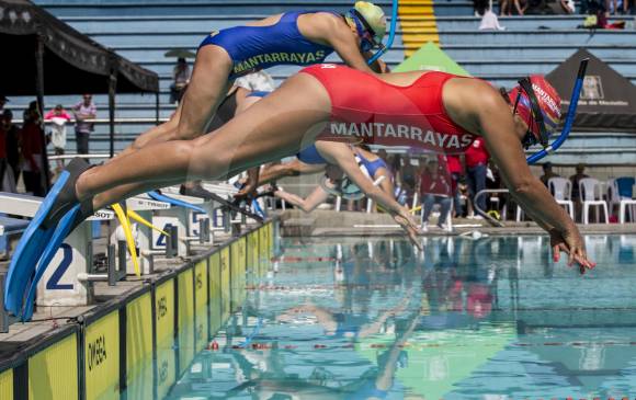 Los nadadores de Mantarrayas lograron una actuación destacada tanto en la piscina olímpica del complejo acuático como en Guatapé en las pruebas de aguas abiertas. FOTO jaime pérez