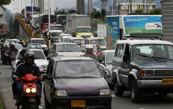 Según los expertos, con el ingreso de Envigado al Área Metropolitana se contaría con apoyo económico para realizar obras que mejoren la movilidad al ingreso y salida del municipio. FOTO jaime pérez