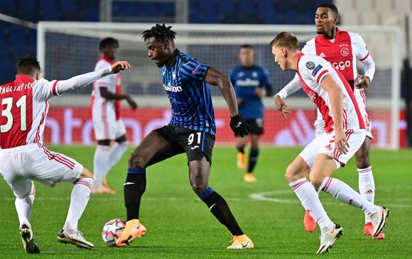 Duván Zapata juega su tercera temporada con Atalanta. FOTO AfP 