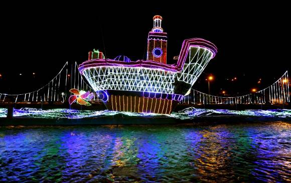 Hasta el 12 de enero estarán encendidos los alumbrados navideños en Medellín. FOTO JUAN ANTONIO SÁNCHEZ