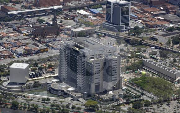 El informe de la Contraloría de Medellín concluye que el porcentaje más alto del aumento de la deuda del Municipio se debe a las inversiones en el extranjero de EPM. FOTO Manuel saldarriaga