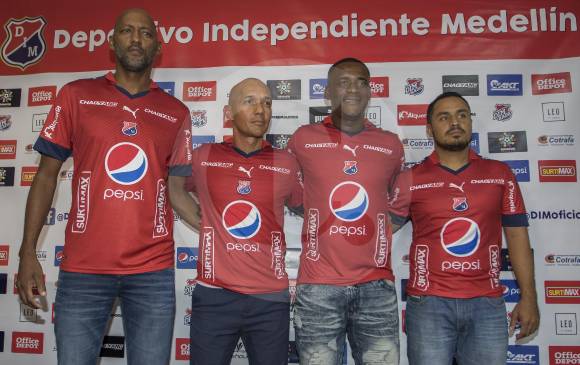 Edgar Cataño, Fabio Martínez, Carlos Gruezo y Wilson Silva, integrantes del nuevo cuerpo técnico del Poderoso. Eduardo Silva afirma que continuará el 90% del equipo. FOTO Robinson Sáenz