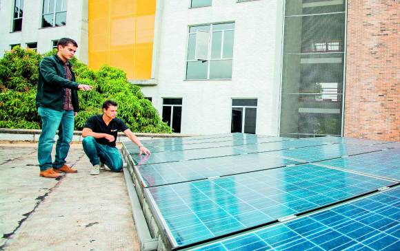 Paneles solares, la apuesta limpia de las universidades regionales 