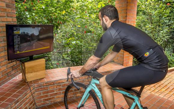 El ciclismo virtual adquirió importancia en medio de la cuarentena, y los Miércoles de Clásico sirven como alternativa para hacer deporte y encontrar deleite. FOTO JUAN ANTONIO SÁNCHEZ