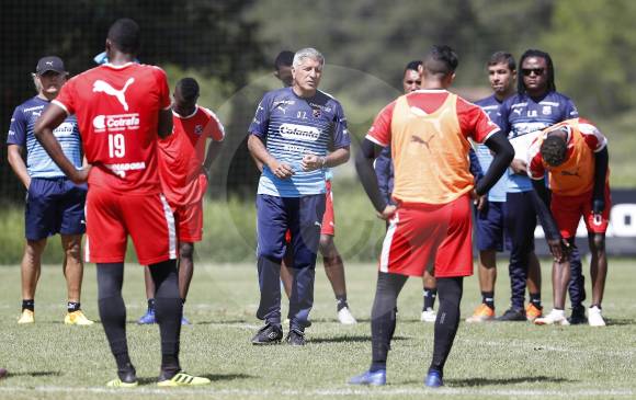 Octavio Zambrano ajustará 35 partidos al frente del DIM. Ganó 12, empató 11 y perdió otros 11. FOTO manuel saldarriaga