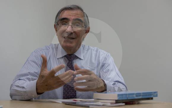 César Vallejo Mejía es codirector del Banco de la República desde 2009. Fue viceministro de Hacienda y trabajó para la ONU, el BID y Banco Mundial. FOTO Donaldo Zuluaga
