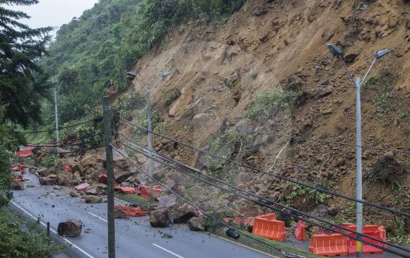 La dificultad de los trabajos es que el material en la parte baja es riesgoso por movimiento de masa activo. FOTO Donaldo zuluaga