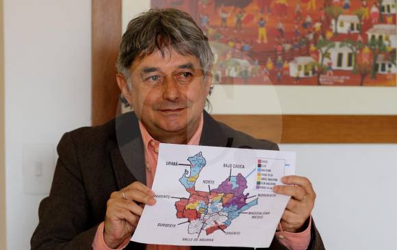 Uno de los principales objetivos de la Gerencia de Paz es visitar los 125 municipios del departamento y hacer pedagogía de paz en las diferentes instituciones educativas. FOTO Donaldo zuluaga.