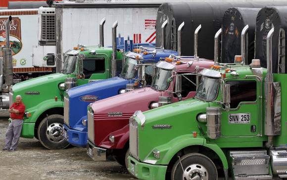 Los delegados del gobierno no llegaron a un acuerdo con los gremios de transportadores y habrá paro nacional de camioneros. FOTO DONALDO ZULUAGA