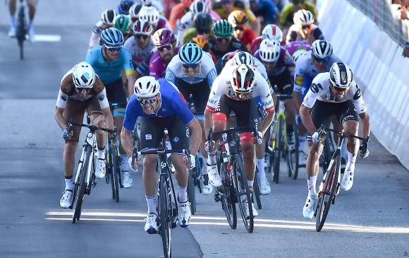 El colombiano Juan Sebastián Molano, del UAE Team, fue protagonista de la sexta etapa del Giro de Italia. El boyacense suma esta temporada tres triunfos. FOTO efe