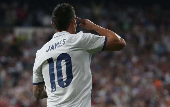 James Rodríguez recibió una ovación en su partido contra el Sevilla de parte de la afición en el Santiago Bernabéu. FOTO efe 