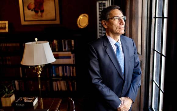 El presidente de Perú Martín Vizcarra enfrenta el juicio de destitución ante el Congreso sin tener una bancada. FOTO GETTY