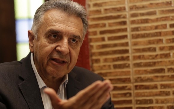 El ministro Luis Eduardo Garzón, en el centro de la polémica de cuenta del salario mínimo. FOTO ARCHIVO
