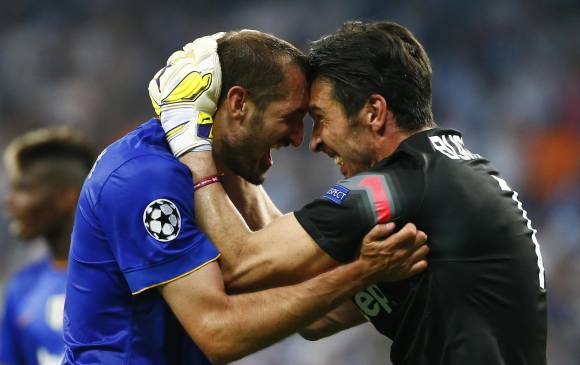 Chiellini se reencontrará con Luis Suárez un año después del polémico mordisco del Mundial. FOTO REUTERS