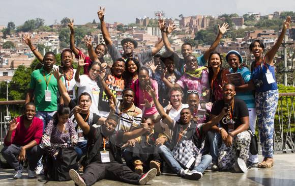 El MingaLAb, que organiza Manos Visibles y Acdi Voca, en Medellín y Quibdó, se realiza hasta este 29 de enero. Son 16 comunidades afro de todo el país que recorren sitios de interés y analizan su situación. FOTO Jaime Pérez
